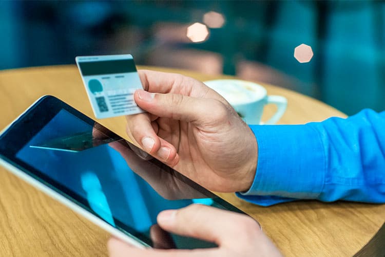 Smartphone Use Driving More Online Retail