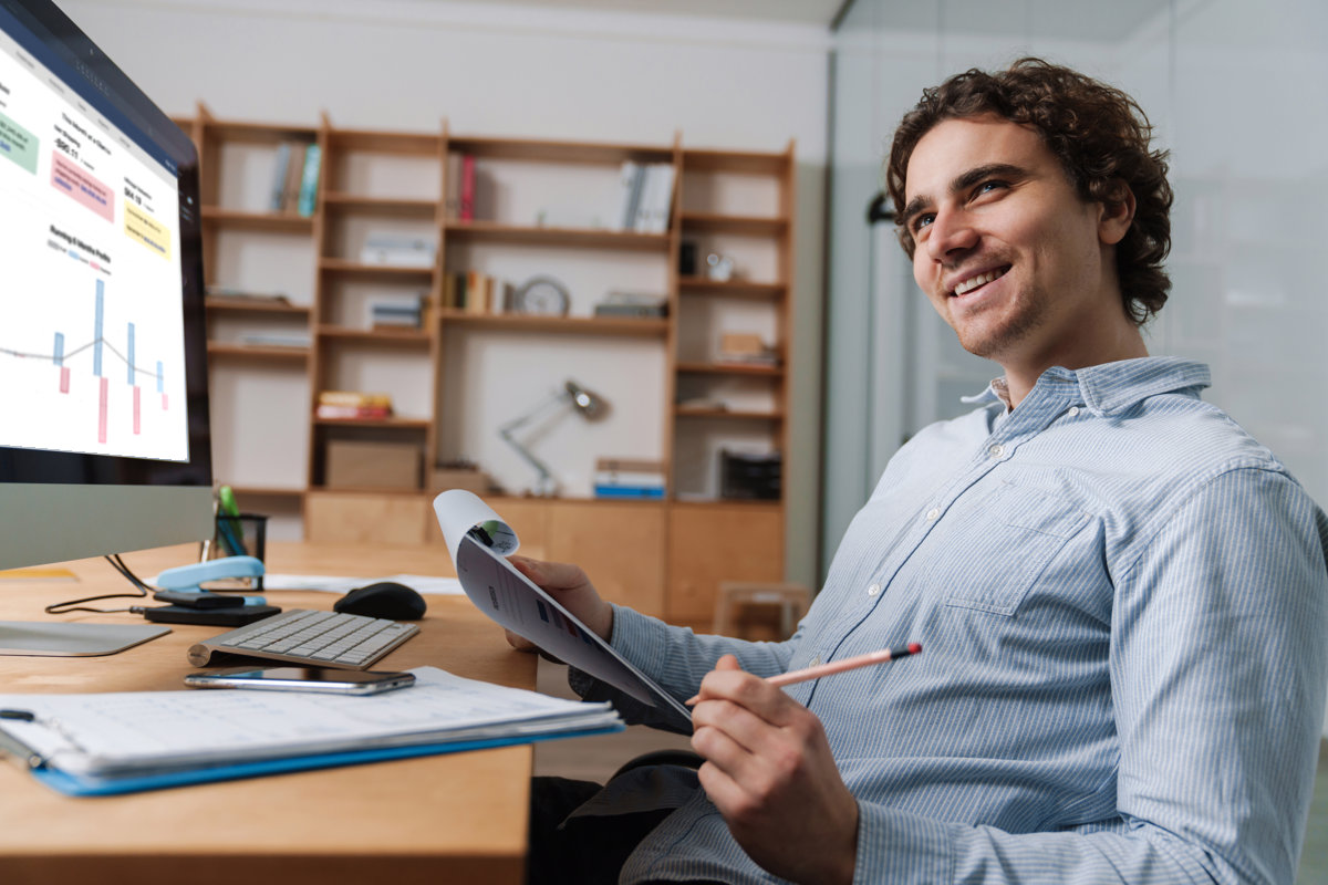 Entrepreneur using Seller Ledger for bookkeeping.